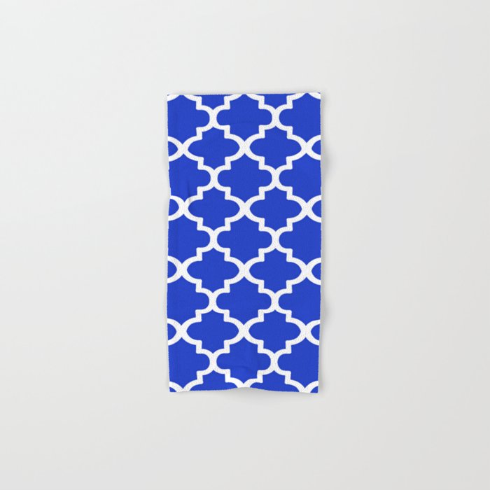 White Quatrefoil Pattern Outline With Royal Blue Background Bath Towel Gallery Image 1