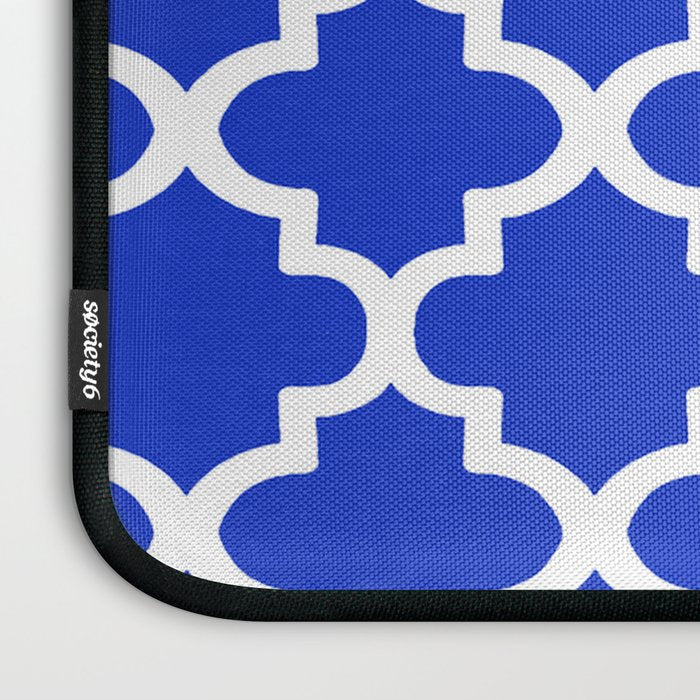 White Quatrefoil Pattern Outline With Royal Blue Background Laptop Sleeve Gallery Image 3