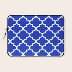 White Quatrefoil Pattern Outline With Royal Blue Background Laptop Sleeve Gallery Image 1