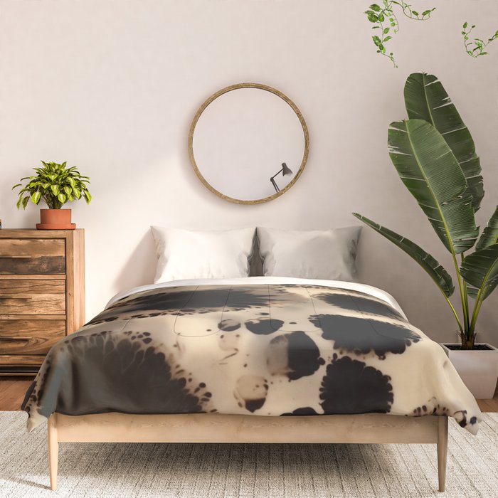 Organic Tortoiseshell Marble Pattern in Black and Cream Comforter Gallery Image 3