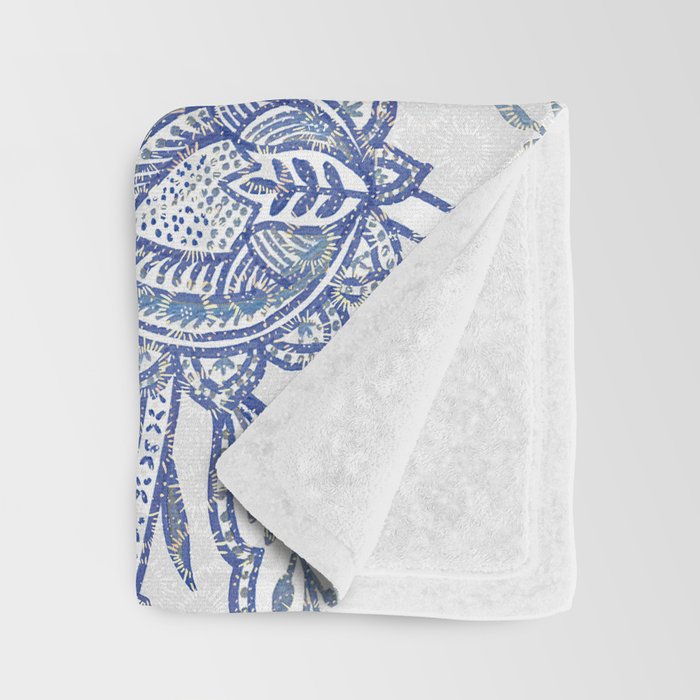Oriental classic floral paisley - Delft Blue Throw Blanket Gallery Image 3