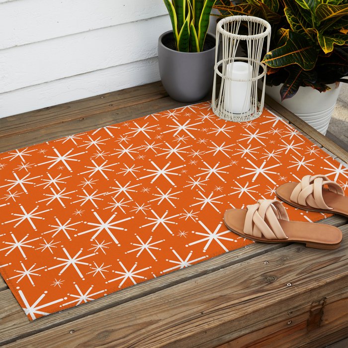 Twinkling Starbursts Mid Century Modern Pattern in Orange and White Outdoor Rug Gallery Image 2