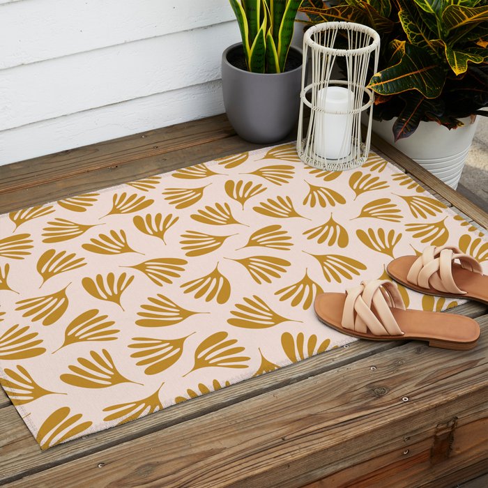 Pale Blush and Mustard Wispy Leaves Contemporary Pattern Outdoor Rug Gallery Image 2