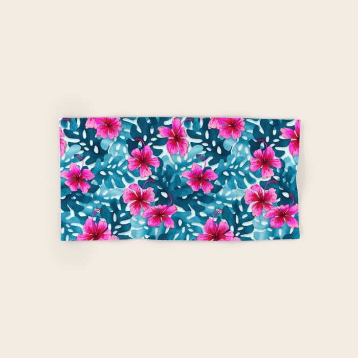 Tropical Hibiscus Pattern Pink Bath Towel Gallery Image 1