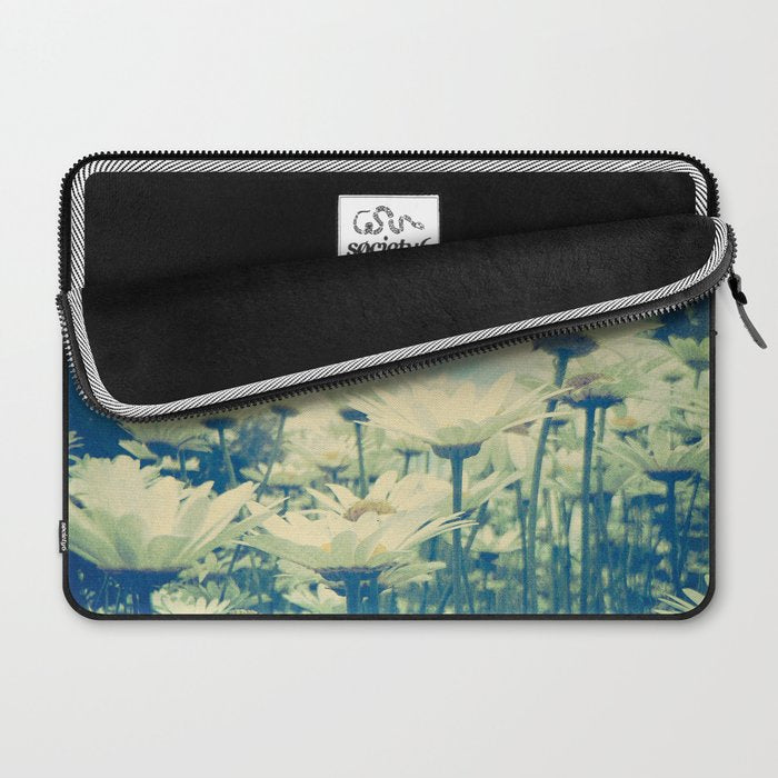 Daisy Love Laptop Sleeve Gallery Image 2