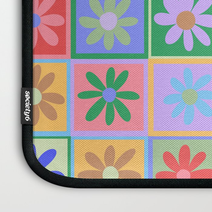 Checkered Flower Pattern  Laptop Sleeve Gallery Image 3