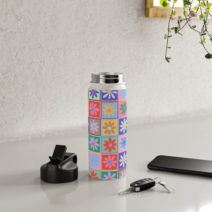 Checkered Flower Pattern  Water Bottle Gallery Image 4