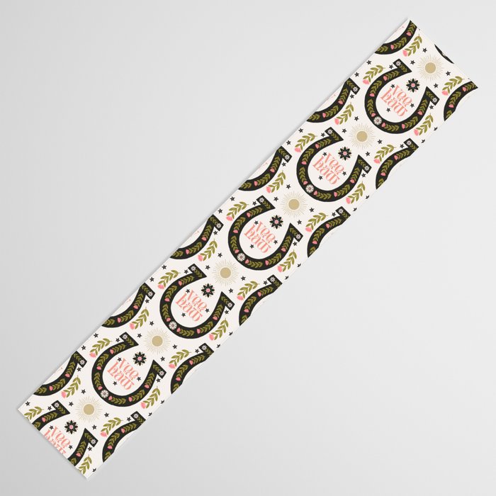 Yee Haw Horseshoe Table Runner Gallery Image 3