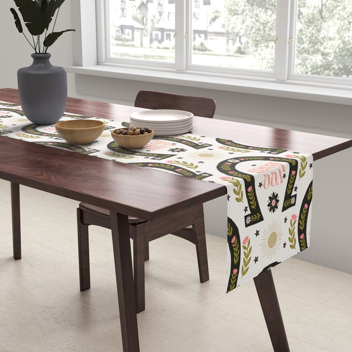 Yee Haw Horseshoe Table Runner Gallery Image 2