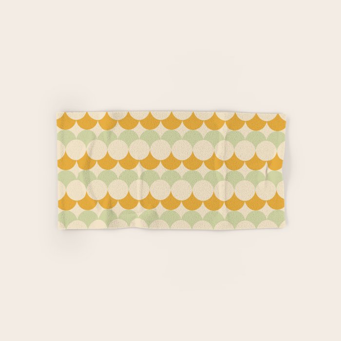 Retro Circular Pattern III Bath Towel Gallery Image 1
