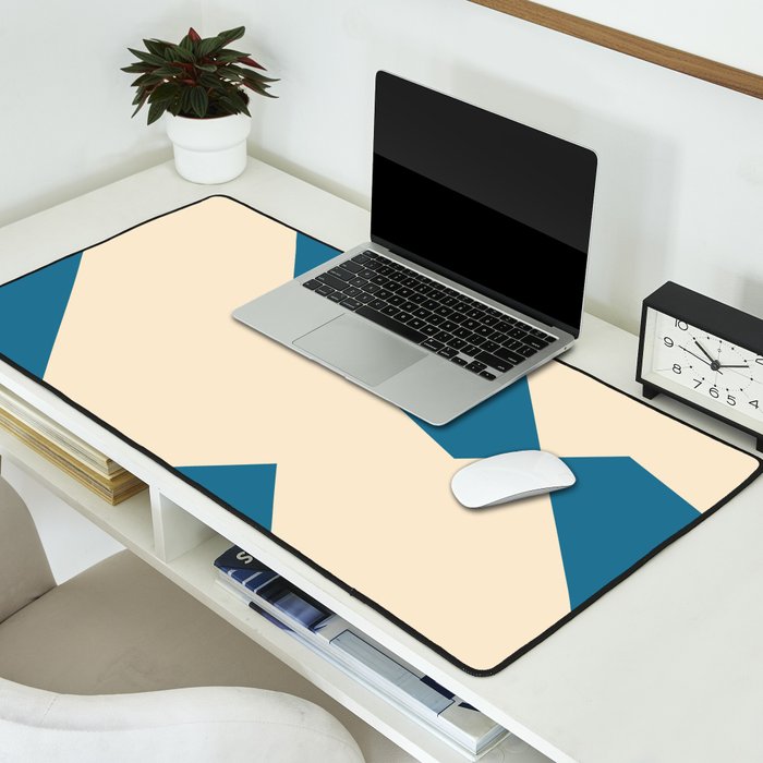 Minimalist 117 Desk Mat Gallery Image 2