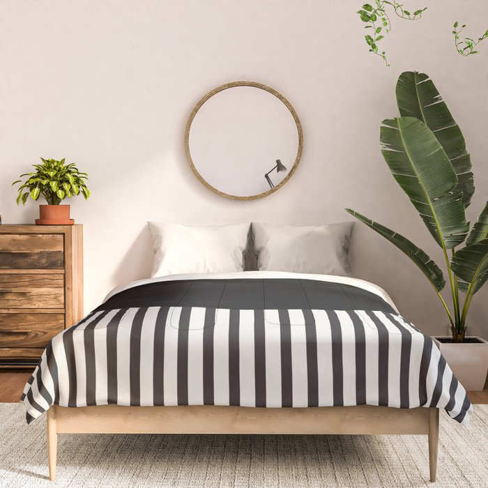 Stripes and Circle, Bauhaus Style  Comforter Gallery Image 3