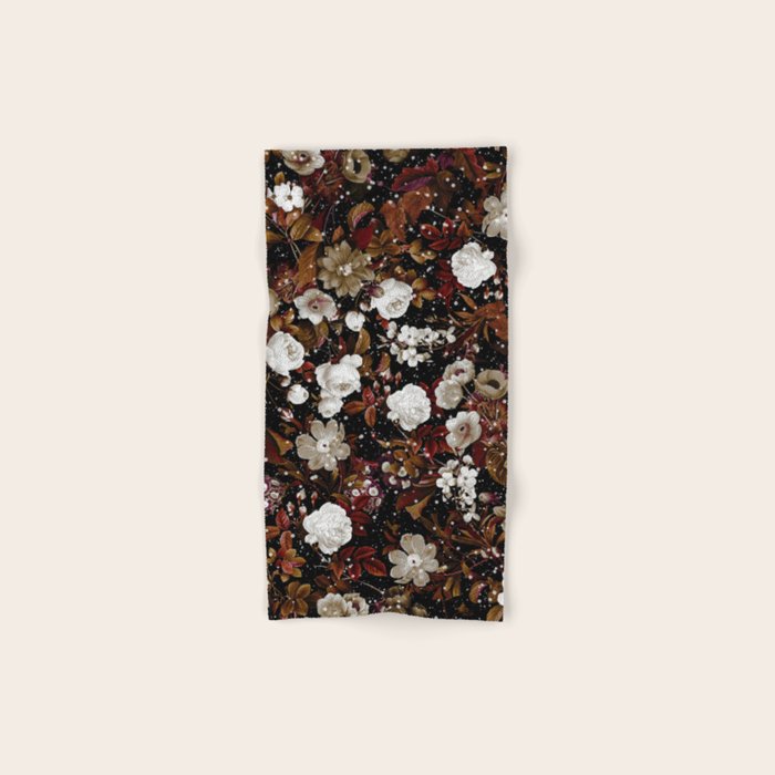 Christmas Garden Bath Towel Gallery Image 1