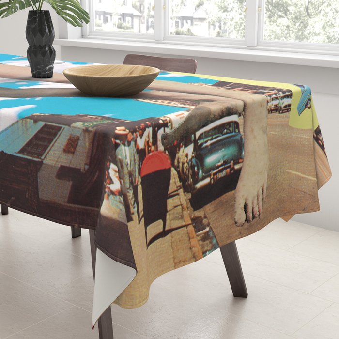 She's arrived (Giant woman & UFO) Tablecloth Gallery Image 3