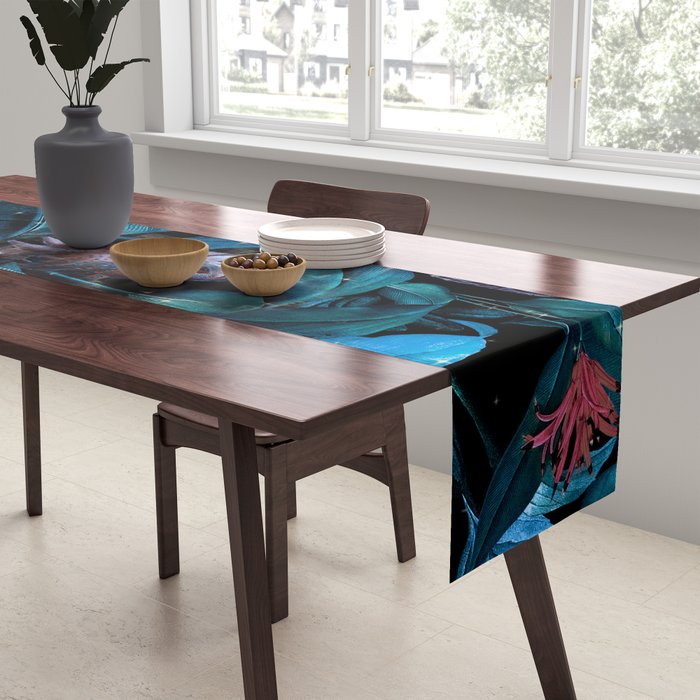 Owl and Leaf Garden Table Runner Gallery Image 2