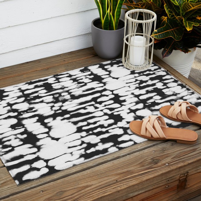 Inky Inverse Black and White Outdoor Rug Gallery Image 2