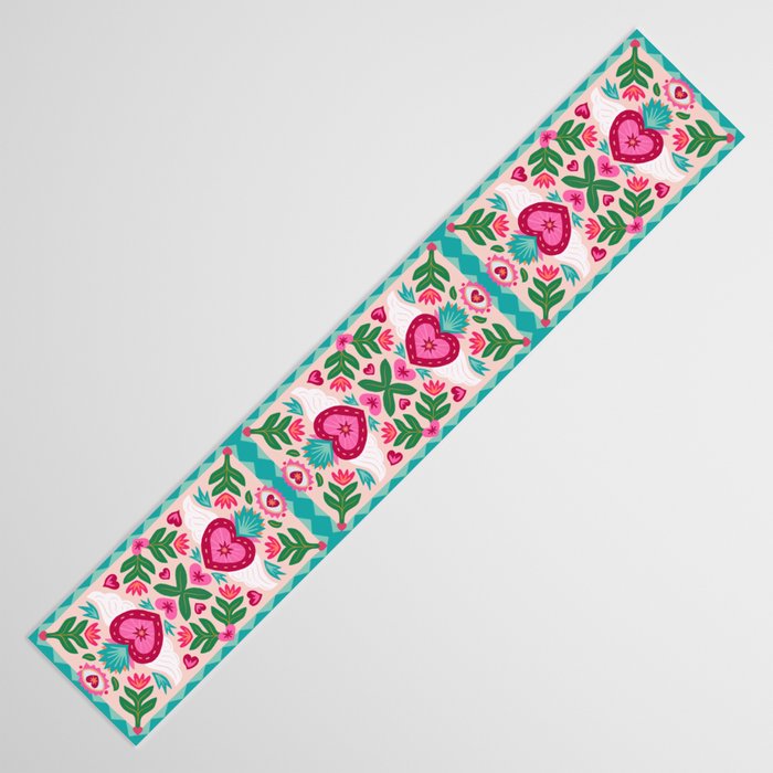 Love Grows Table Runner Gallery Image 3