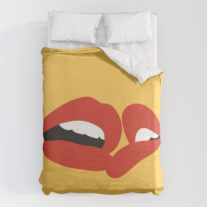 Kiss 01 Duvet Cover Gallery Image 1