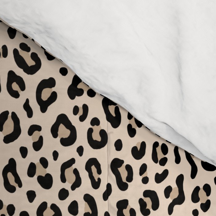 BLACK and WHITE LEOPARD PRINT â Ecru | Collection : Leopard spots â Punk Rock Animal Prints | Comforter Gallery Image 4