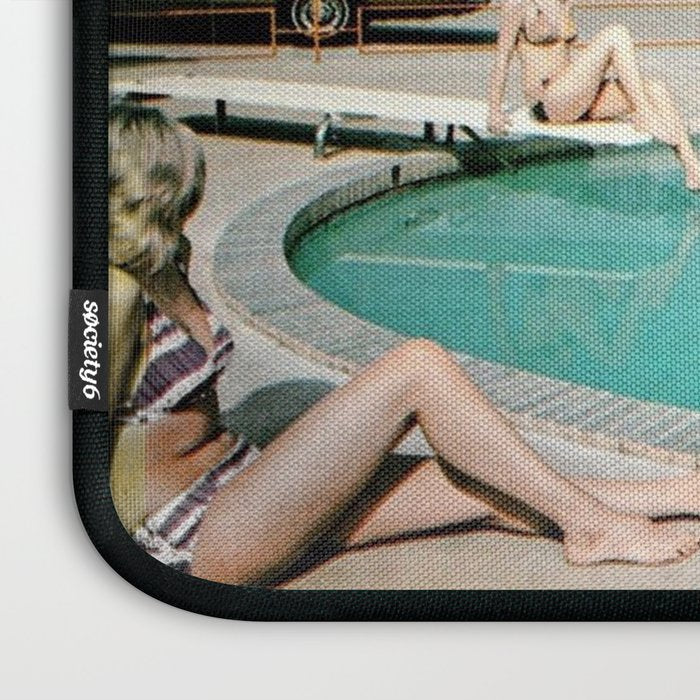 Octopus in the pool Laptop Sleeve Gallery Image 3