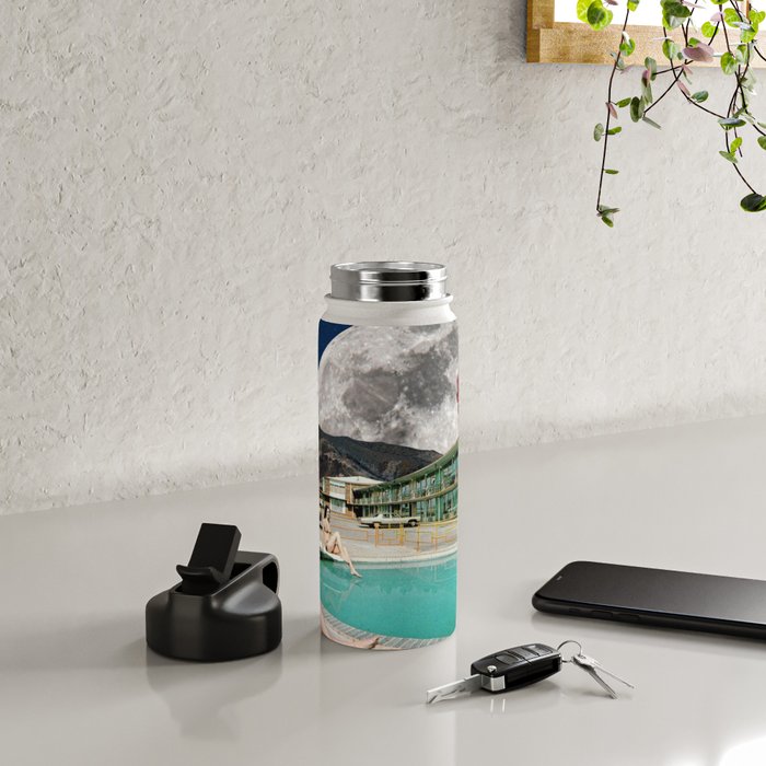 Octopus in the pool Water Bottle Gallery Image 4