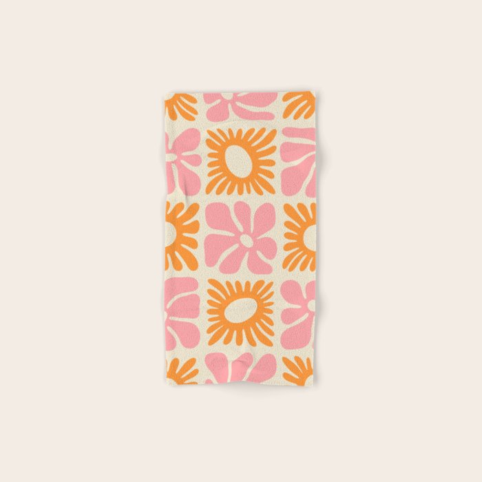 Retro checkered flower mosaic art pattern Bath Towel Gallery Image 1