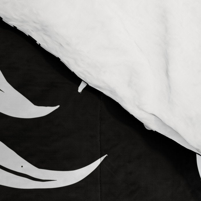 Modern Tropical Lau'ae -Monarch Fern Pattern on Black Comforter Gallery Image 4