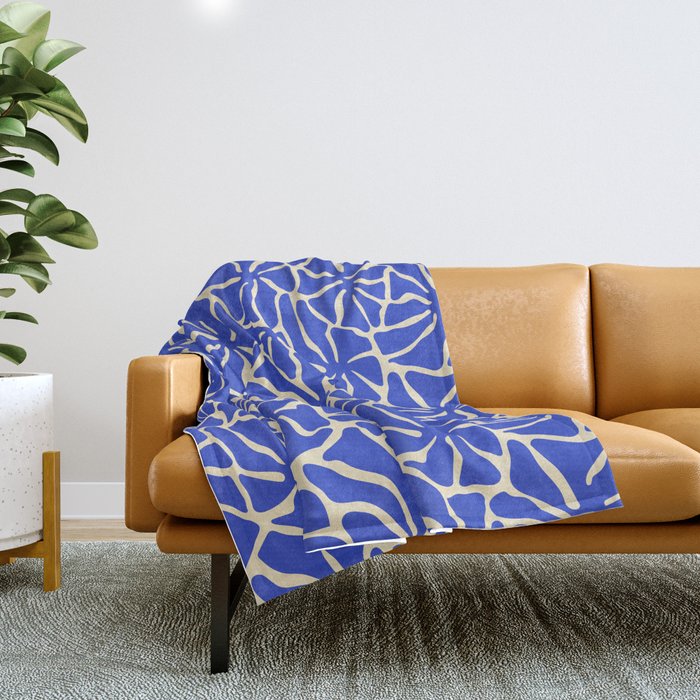 Abstract blue flower pattern Throw Blanket Gallery Image 1