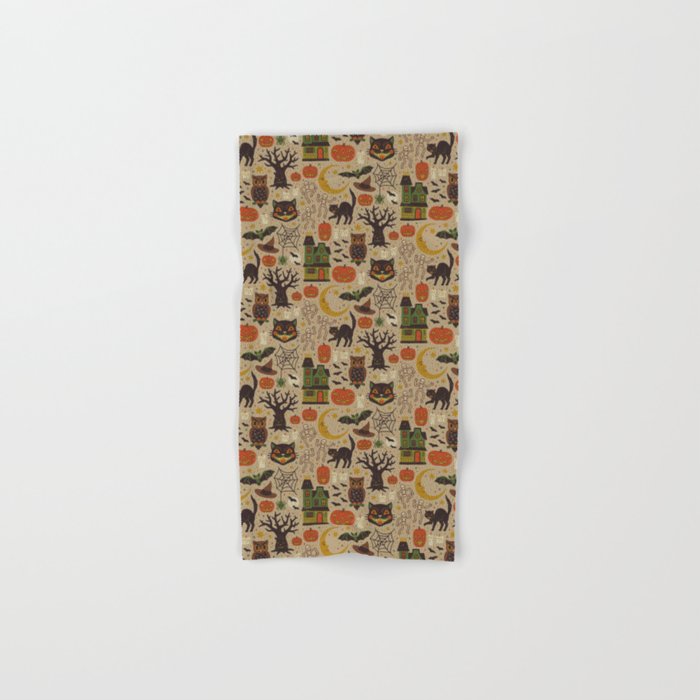 Vintage Halloween Bath Towel Gallery Image 1