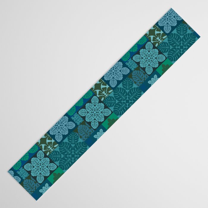 Hawaiian Monstera Quilt pattern Blues Table Runner Gallery Image 3