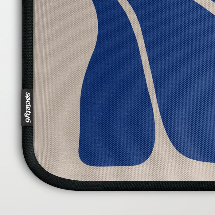 Seven Leaf Plant - 3/3 Laptop Sleeve Gallery Image 3