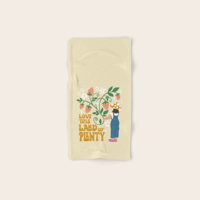 Plenty o' Strawberries  Bath Towel Gallery Image 1