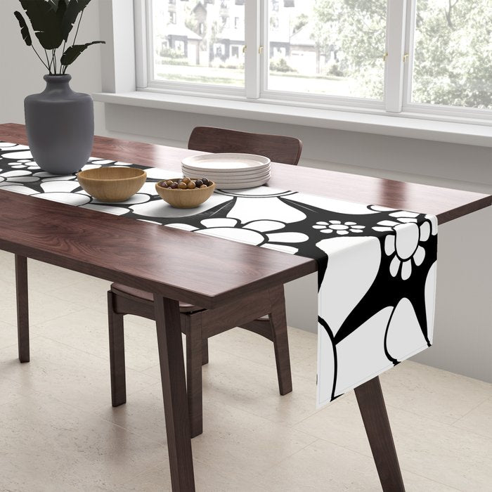 Black and White Retro Garden 60s 70s Flower Pattern Table Runner Gallery Image 2