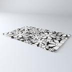 Black and White Retro Garden 60s 70s Flower Pattern Rug Gallery Image 3