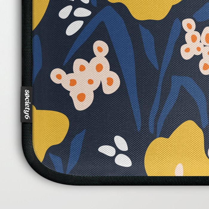 Popular floral pattern  - scandinavian style Laptop Sleeve Gallery Image 3