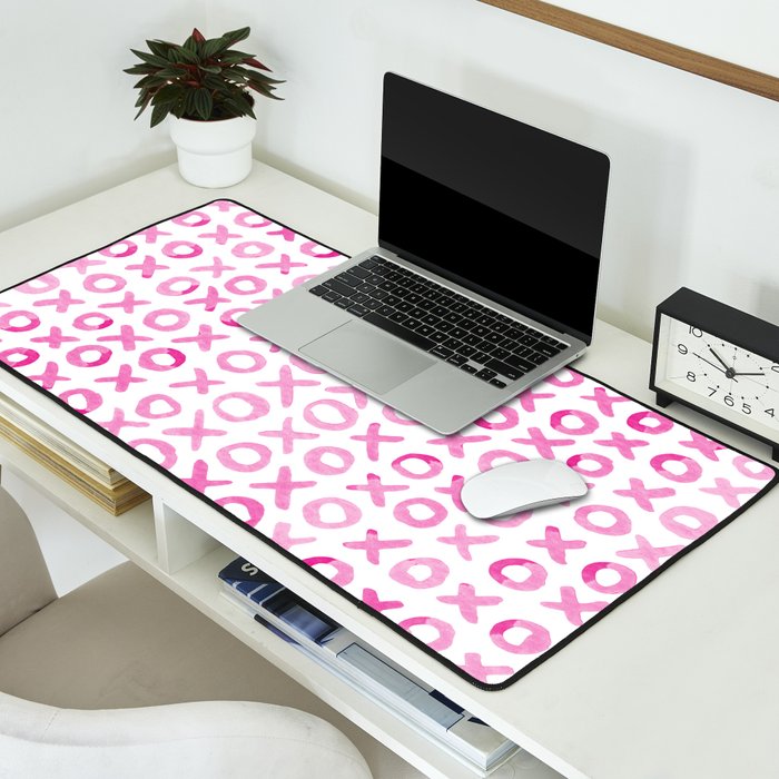 Xoxo valentine's day - pink Desk Mat Gallery Image 2