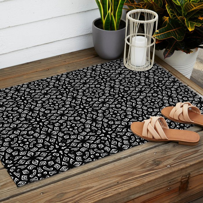 Black and White Mandala Pattern Outdoor Rug Gallery Image 2