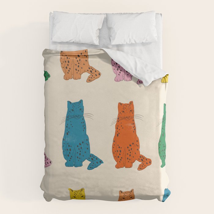 Snow Leopard in Color Duvet Cover Gallery Image 1