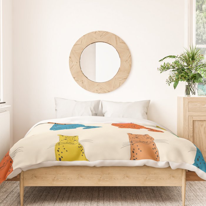 Snow Leopard in Color Duvet Cover Gallery Image 3