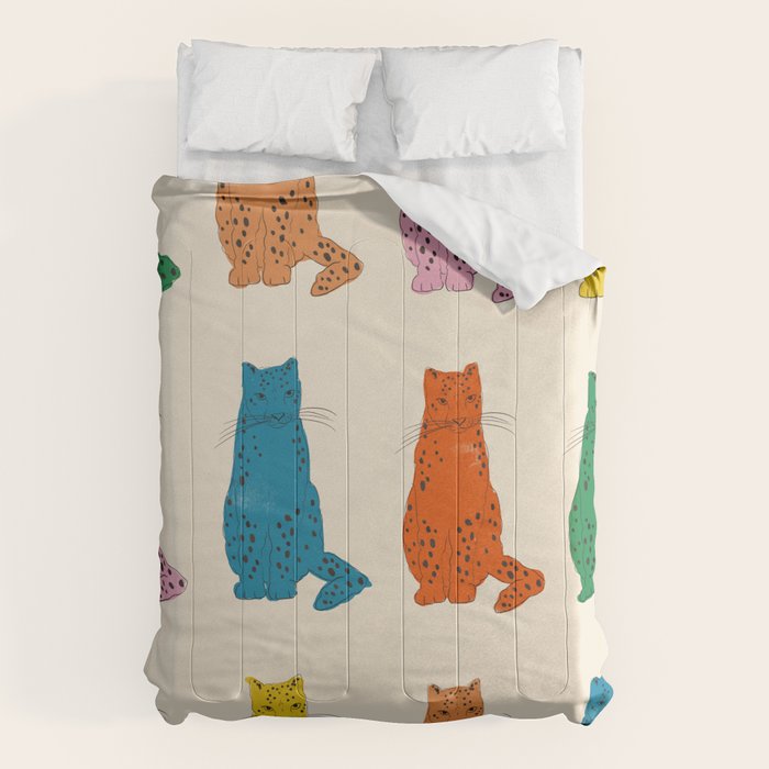 Snow Leopard in Color Comforter Gallery Image 1