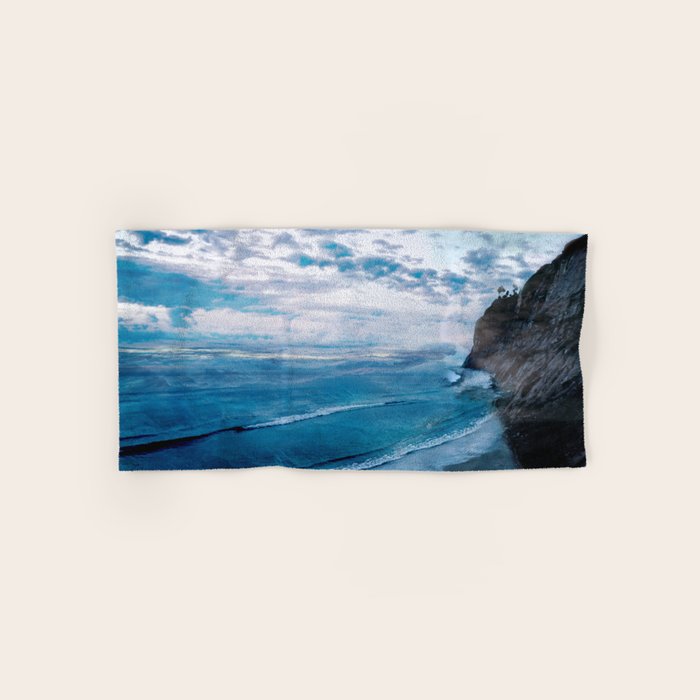 Coast 9 Bath Towel Gallery Image 1