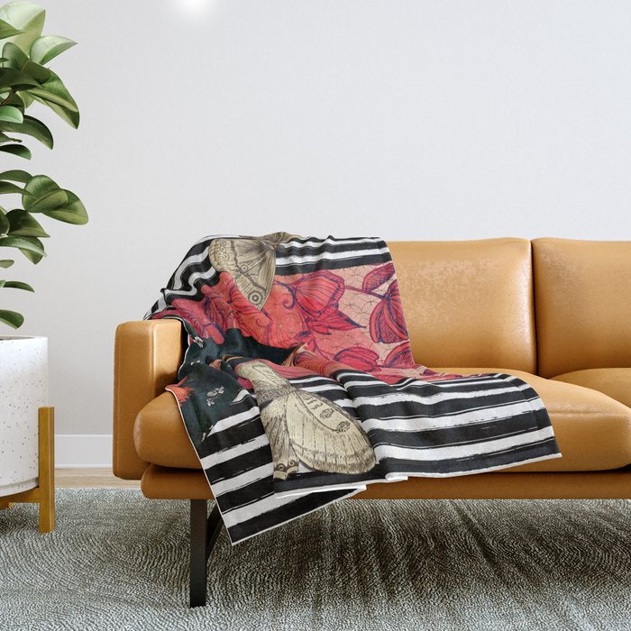 Frida enamorada Throw Blanket Gallery Image 1