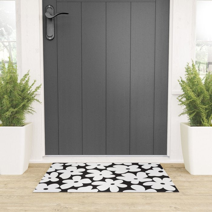Black & White Flower - 70's White Daisies Welcome Mat Gallery Image 3