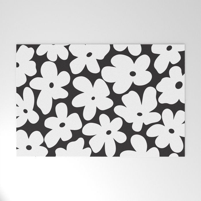 Black & White Flower - 70's White Daisies Welcome Mat Gallery Image 1