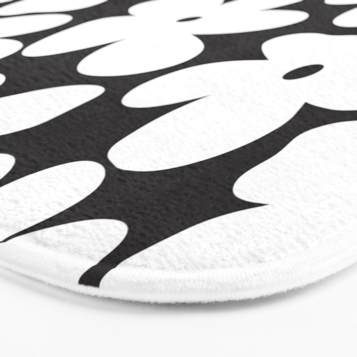 Black & White Flower - 70's White Daisies Bath Mat Gallery Image 3