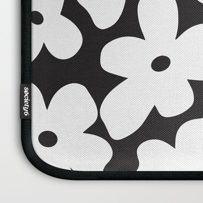 Black & White Flower - 70's White Daisies Laptop Sleeve Gallery Image 3