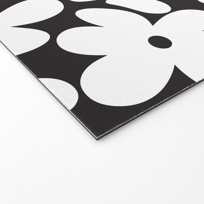 Black & White Flower - 70's White Daisies Welcome Mat Gallery Image 2
