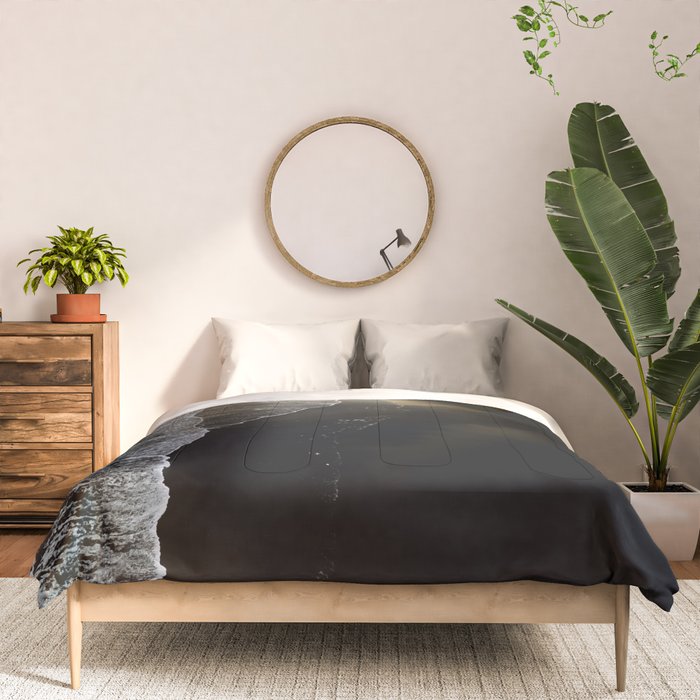 Endless Black Sand Beach Landscape In Iceland Comforter Gallery Image 3