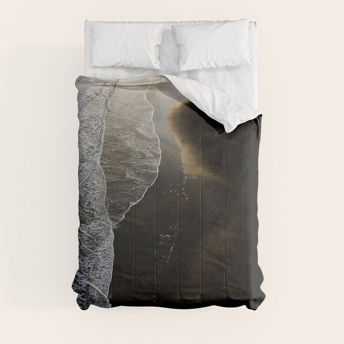 Endless Black Sand Beach Landscape In Iceland Comforter Gallery Image 3