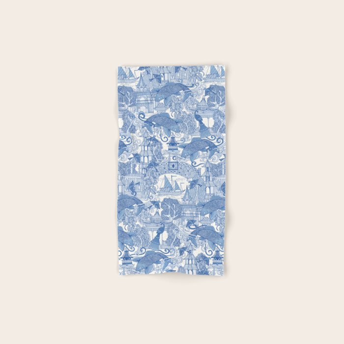 chinoiserie toile blue Bath Towel Gallery Image 1